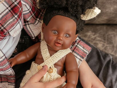 A diversidade de bonecas e a importância de crianças brincarem com seus brinquedos para além de estereótipos midiáticos