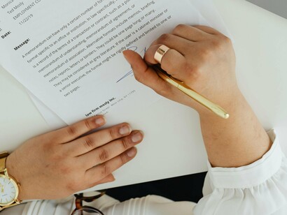 Les États-Unis ont conclu de nombreux accords de libre-échange (ALE) avec divers pays, visant à réduire les barrières commerciales et à promouvoir la coopération économique