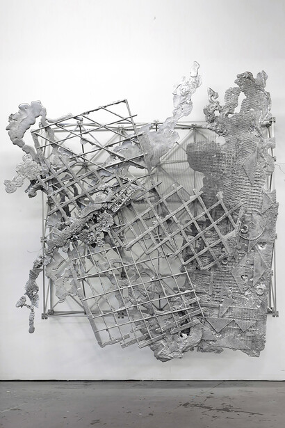 Mark Hagen, To Be Titled (Ramada Chelsea #1), 2014, aluminum and titanium wire anondized with Diet Coke-Coke Zero on alminum and stainless steel space frame, dimensions variable © Mark Hagen, Courtesy Marlborough Chelsea  
