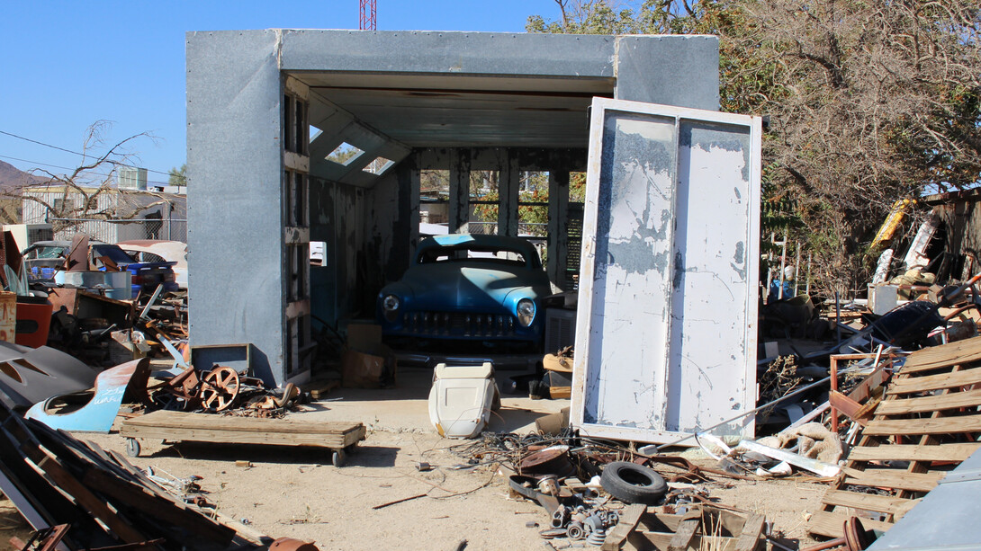 Echos de garage et valse du décor, Maxime Duveau et Maxime Lamarche. Galerie Houg