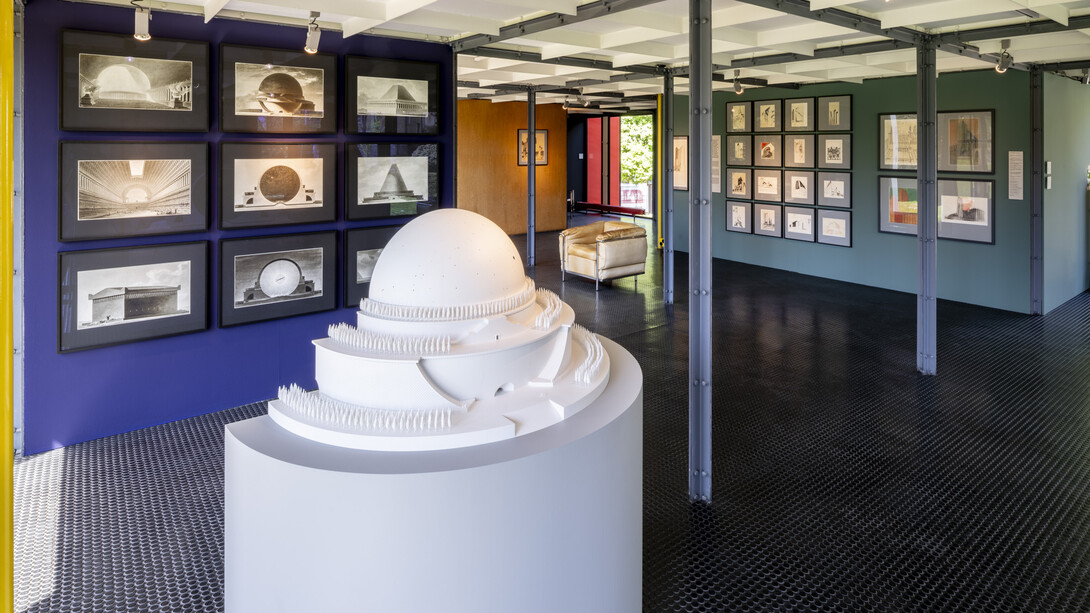 The architecture of power, exhibition view. Courtesy of Museum für Gestaltung