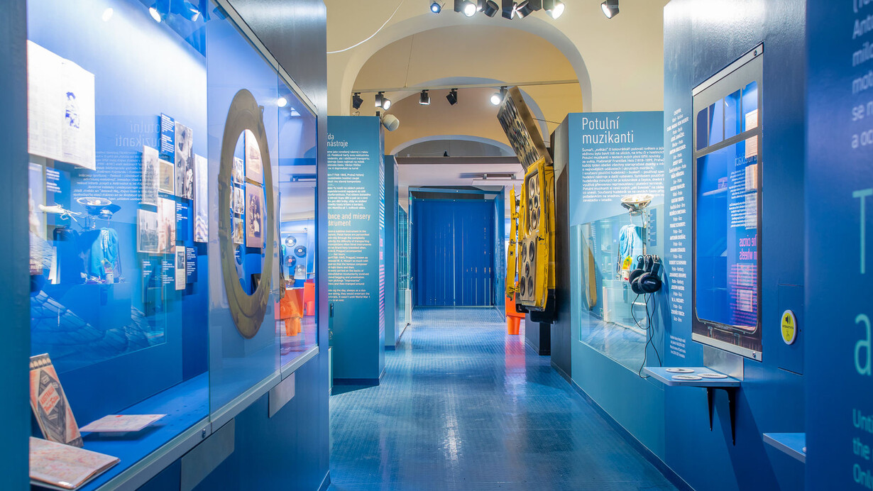 On tour, exhibition view. Courtesy of Czech Museum of Music