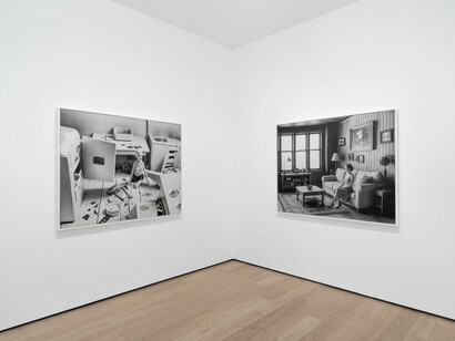 Laurie Simmons, Black and white, exhibition view. Courtesy of Almine Rech