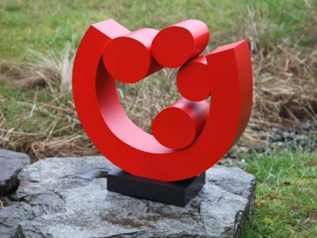 Kugis, bronze, 20 x 21 x 7 inches. Courtesy of Caldwell Snyder