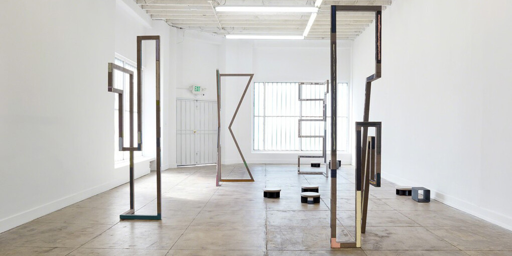 A shape made through its unraveling, Exhibition view. Courtesy of Ochi Projects