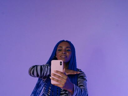 Her lively performance illustrates how social media transforms fashion into a dynamic experience, allowing anyone to be both a creator and a trendsetter in a fast-paced world