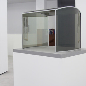 Dan Graham. Courtesy of Galería Cayón