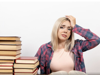 ¡Sí, quememos los archivos y los manuales de sexualidad, destruyamos por completo todo rastro de memoria cibernética!