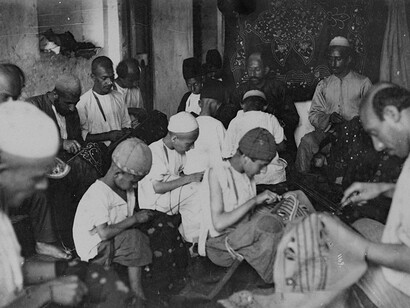 Shades of Elegance. Courtesy of Museum Rietberg