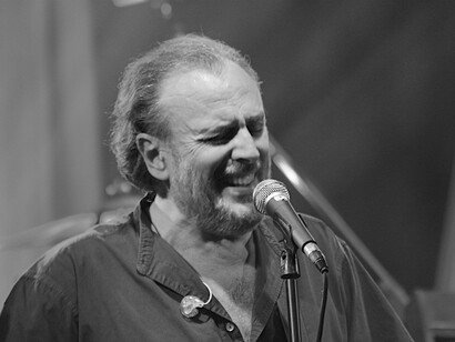 Ivano Fossati durante un concerto