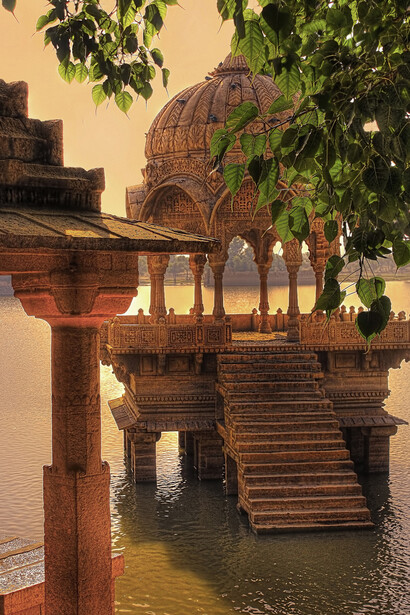 Jaisalmer IND - Gadsisar Lake Amar Sagar © Daniel Mennerich