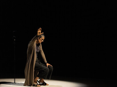 Sohn einer mutter. Mutter eines sohns. Mit freundlicher genehmigung des Residenztheater