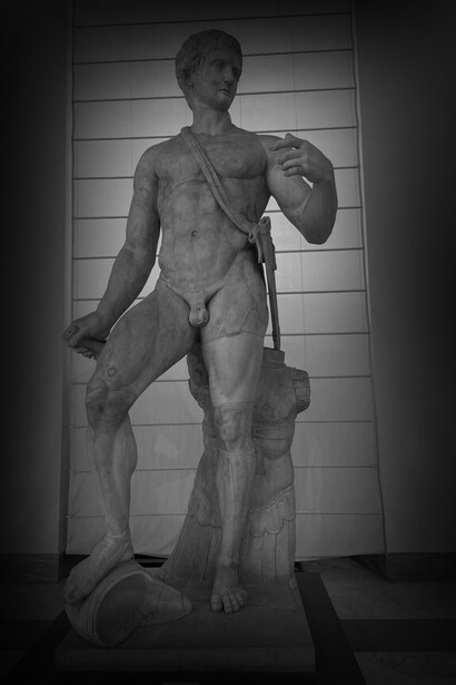 Tiberio, segundo emperador de Roma, amante de la lectura y la soledad, escultura etiquetada de varias formas como Tiberio og gladiador, Museo de Capodimonte, Colección Farnesio, Nápoles, Italia