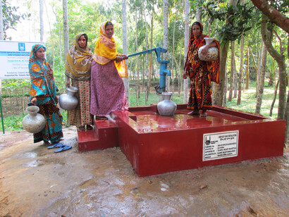 Fuente de agua potable en Bangladesh