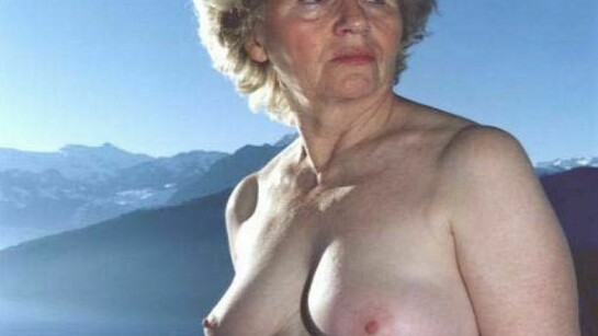 Melanie Manchot, With Mountains I, 1999