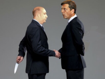 Homem com um punhal escondido