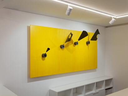 Cosmo–Takis homage to Takis (1925 – 2019) on the occasion of the 100th anniversary of his birth, exhibition view. Courtesy of Xippas