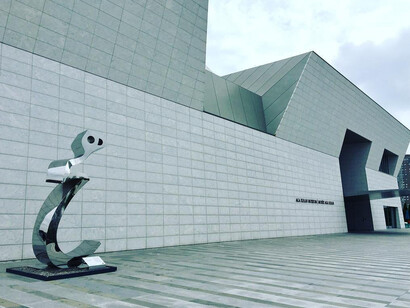 Parviz Tanavoli. Courtesy of Aga Khan Museum