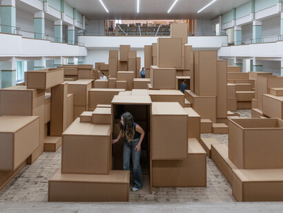 Antony Gormley, Innercity, 2026, cardboard, 15 figures, variable dimensions, Courtesy: the artist and Galleria Continua, Copyright: © the Artist Photo: Ela Bialkowska, OKNO Studio