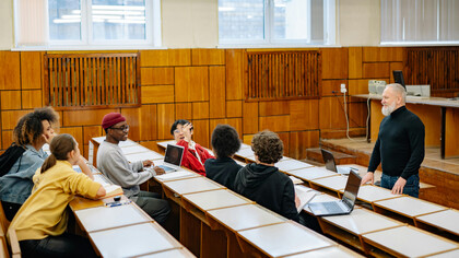 Actualmente no existe ningún intento por mantener la cohesión de la comunidad académica venezolana en el exilio