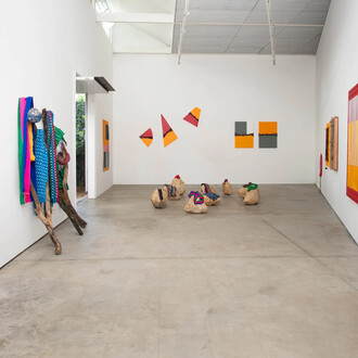 Antonio Pichillá, Geometria intercultural, vista da exposição. Cortesia da Galeria Luciana Brito