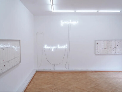 Various artists, The lines between, exhibition view. Courtesy of Bernhard Knaus Fine Art