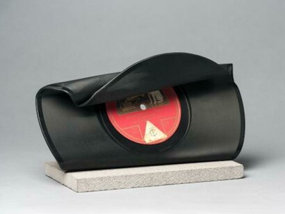 Objets & collages. Courtesy of Galerie Lelong