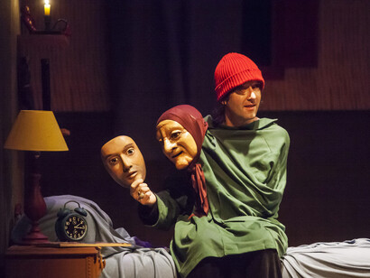 Puesta en escena de «Super-Héros» por la compañía de teatro El perro azul, en el Festival Internacional de Teatro de Aviñón, 2022