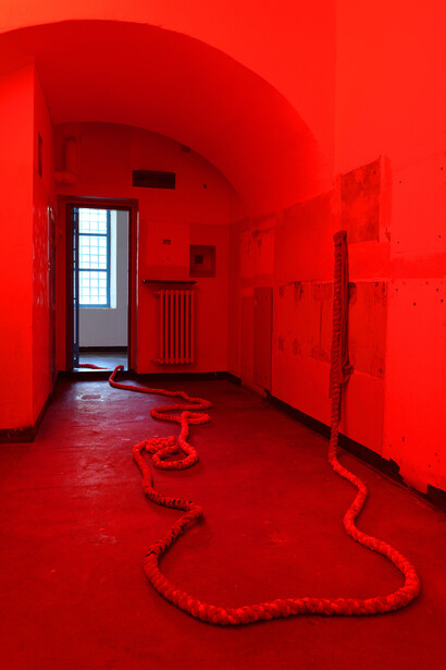 Armida Gandini, Il n° 34 e il n° 27, installazione site-specific per Connexxion, Ex Carcere Sant_Agostino, Savona, 2024. Ph. Michele Alberto Sereni