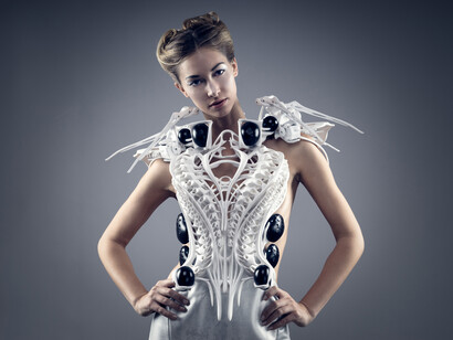 Los grandes diseñadores empiezan a prestar atención a la nueva revolución y cada año aumentan las ciudades que cuentan con su propia pasarela de moda Fashion Tech