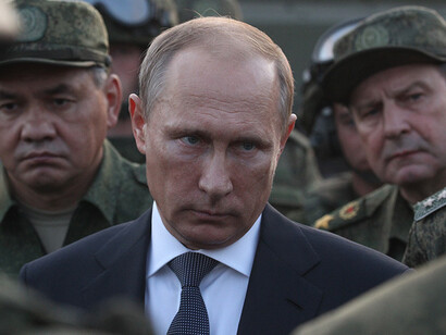 Putin entre militares rusos