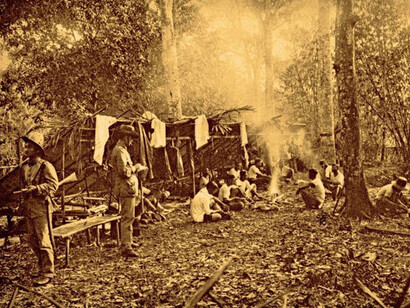 Bivak van de marechaussee, vermoedelijk in Atjeh, 1926. Courtesy of M HKA 