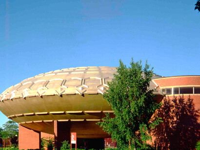Golden Rondelle (Racine), Norman Foster