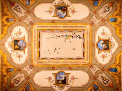 Palazzo Cucchiari, Affreschi