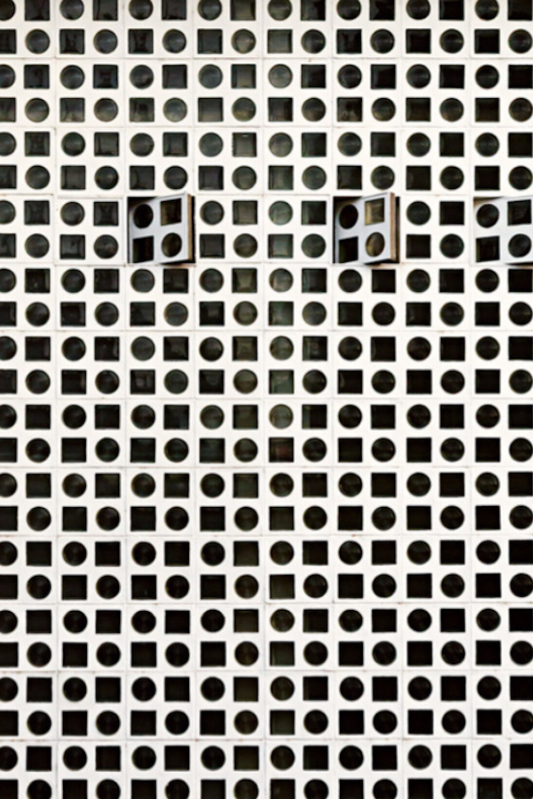 Andrea Grützner, Untitled, from the series "Das Eck" 2, 2016. Courtesy of Galerie Kornfeld