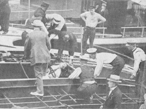 Recovery of an Eastland victim in Chicago, USA