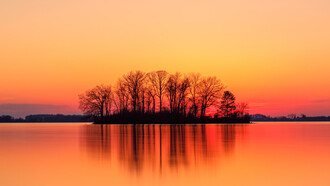 Viendo una puesta de sol me asalta la duda de qué tipo de belleza podría ser