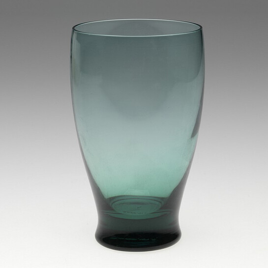 Russel Wright, designer, American, 1904-1976
Morgantown Glass Works, manufacturer, American, 1899-1965, American Modern Iced Tea Glass, 1951, Glass, Height 13 cm (5 1/8 inches) Gift of Jan Howard and Dennis Teepe 2000.47.1