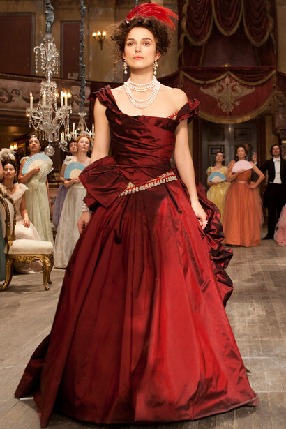 Moda de la corte rusa en el siglo XIX. Imagen de la película "Anna Karenina", de Joe Wright. 2012.