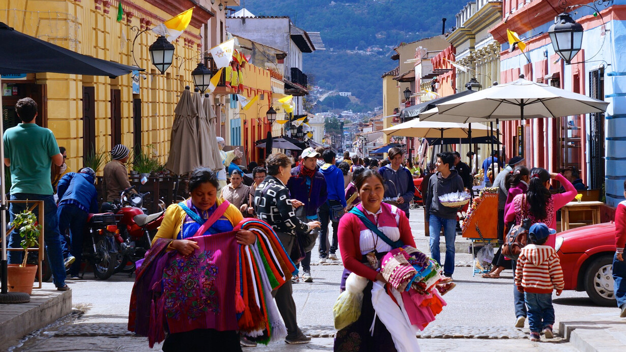 Una vivace via del centro di San  Cristóbal