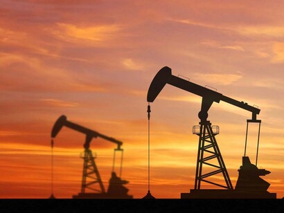 Allowing the oil and gas industry to have unlimited funds for electoral contributions constitutes an impediment for impartial public decision-making regarding our climate and the well-being of our future generations