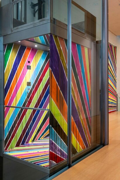 Markus Linnenbrink, Whatwethinkasinsignificantprovidesthepurestairwebreathe, vista de exhibición. Cortesía de Es Baluard Museu d'Art Contemporani de Palma