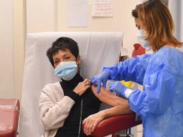 Il principio ispiratore della lotta mondiale al Coronavirus è rappresentato dall’accesso per tutti su basi eque e a prezzo abbordabile