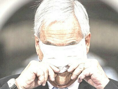 This is how so many leaders of the world are shown these days: ridiculous, fatuous, blind
