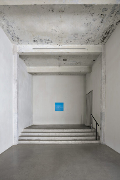 Marià Serra Riera, [Into the veil], exhibition view. Courtesy of Axel Vervoordt Gallery