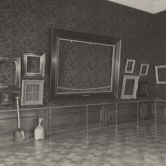 Marcos vacíos en el Mauritshuis, julio de 1944. Cortesía del Mauritshuis