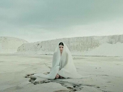 Joan Thiele, videoclip del brano "Bacio sulla fronte"