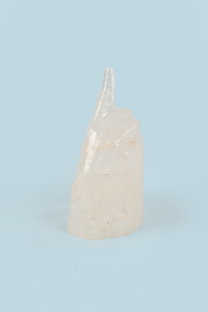 Benoît Maire, Main, 2015, Cristal de roche, 26 x 14 x 11 cm, Courtesy galerie Thomas Bernard-Cortex Athletico