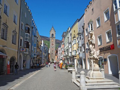 Centro storico con la Torre dei Dodici