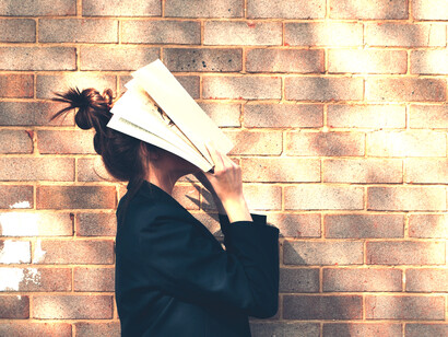 El desprevenido lector puede encontrarse con la necesidad de realizar un esfuerzo mayor